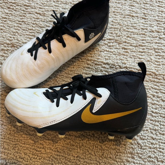 Nike Kids Phantom Luna 2 Club MG soccer cleats - Picture 5 of 5